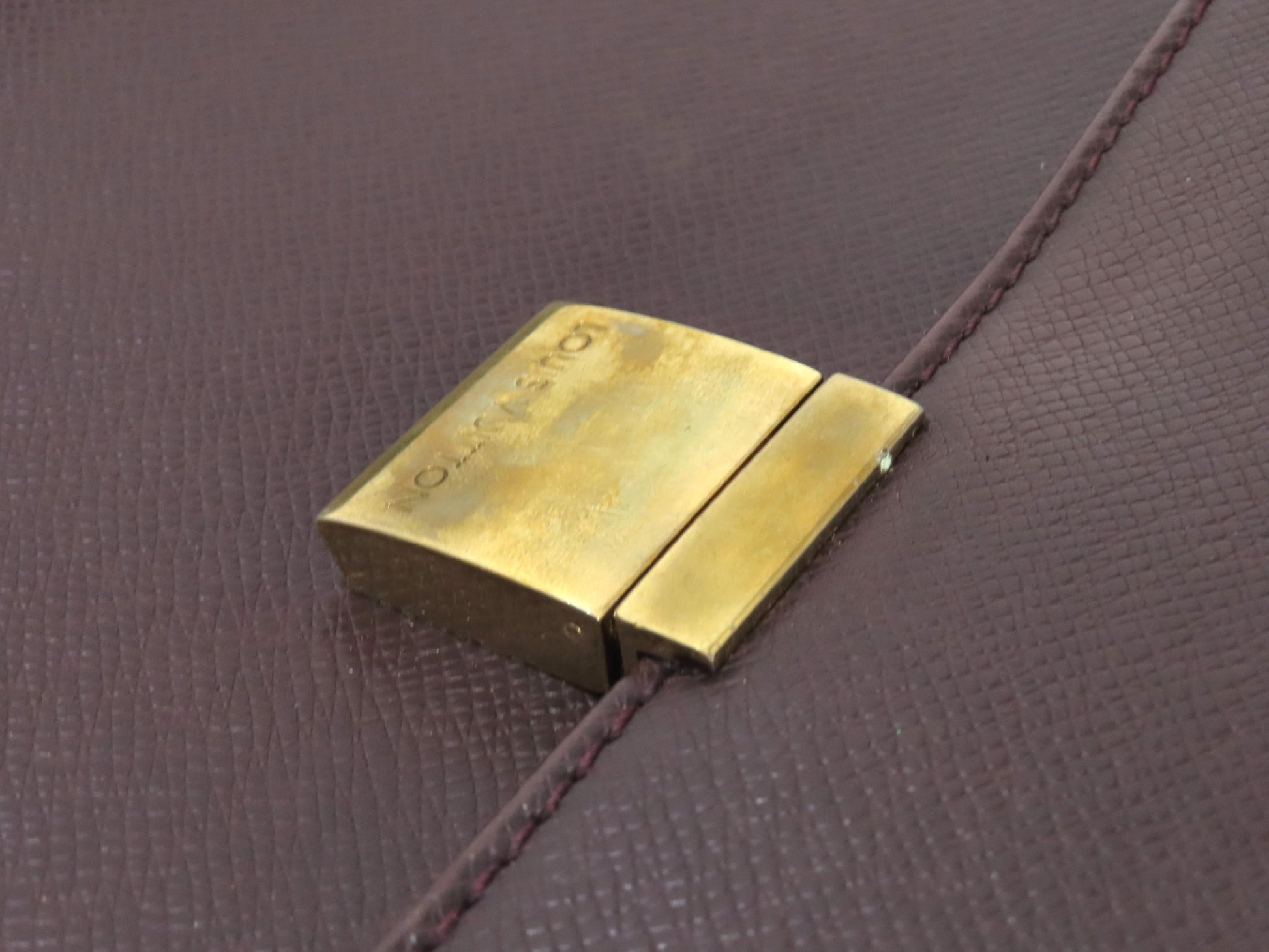 LOUIS VUITTON Taiga Louis Vuitton Taiga Porte-Document Angara Business Bag Serial Business Bag