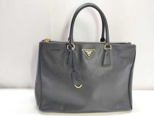 PRADA PRADA Prada Saffiano Black Handbag