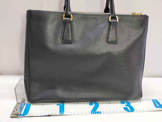 PRADA PRADA Prada Saffiano Black Handbag