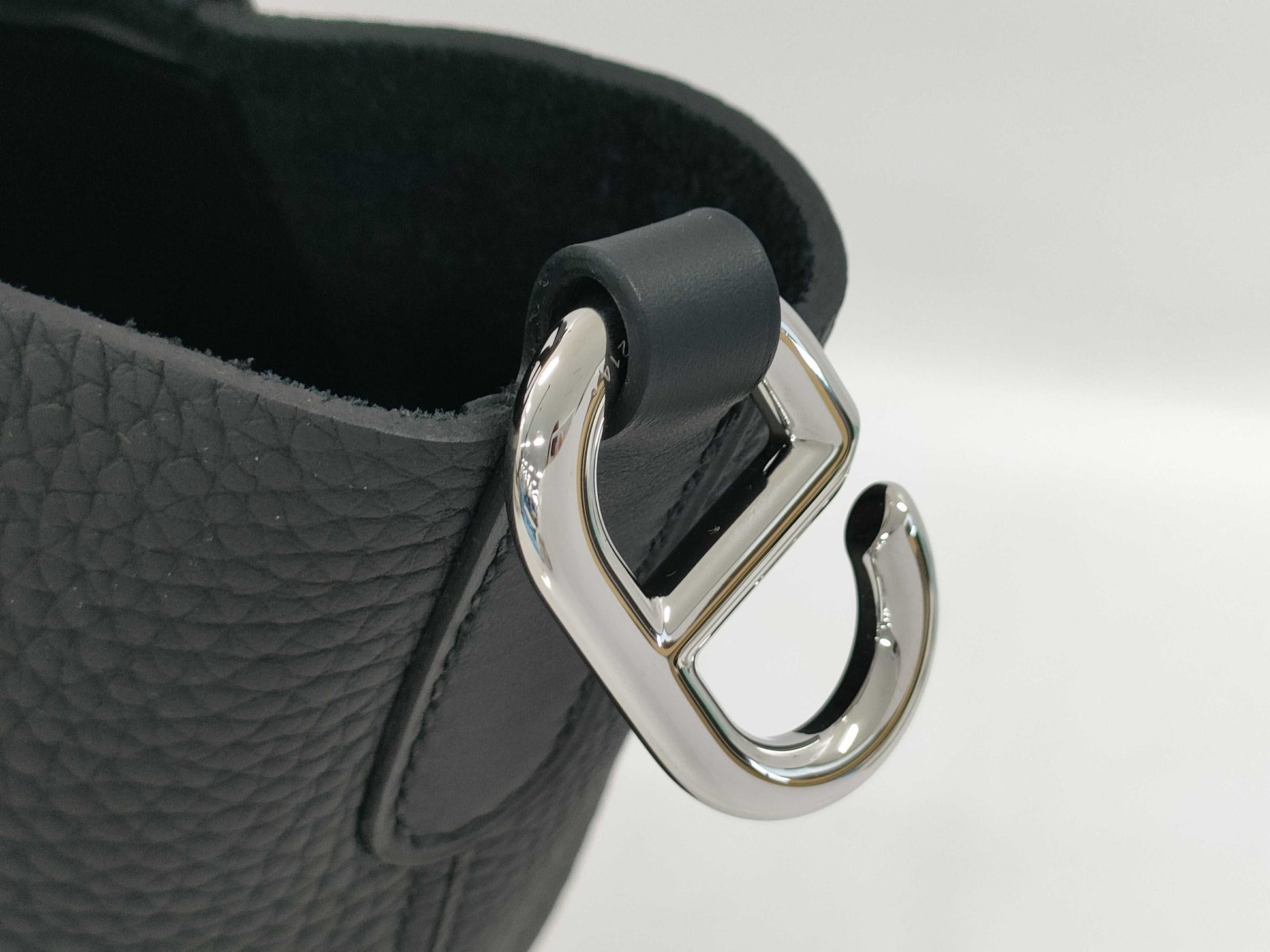 HERMES In the Loop 18 Noir Taurillon Noir Silver Hardware K Stamp Unused Handbag