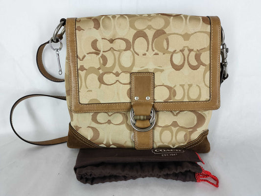COACH Signature COACH Shoulder Bag Signature Shoulder Bag