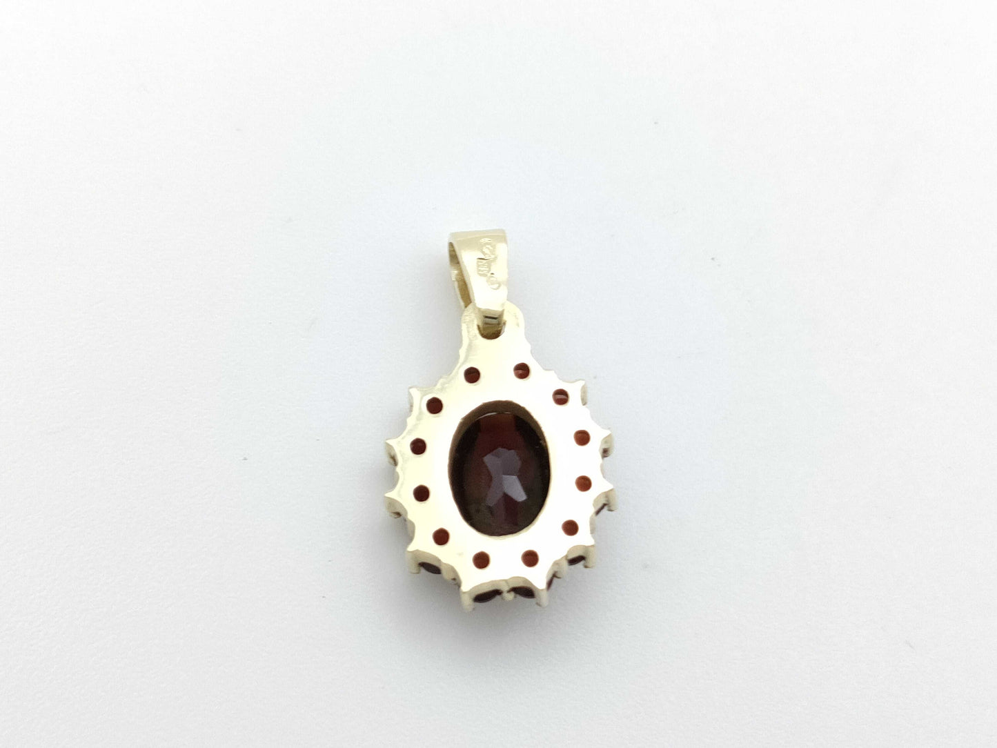 Garnet 585 2.1g Pendant Top 