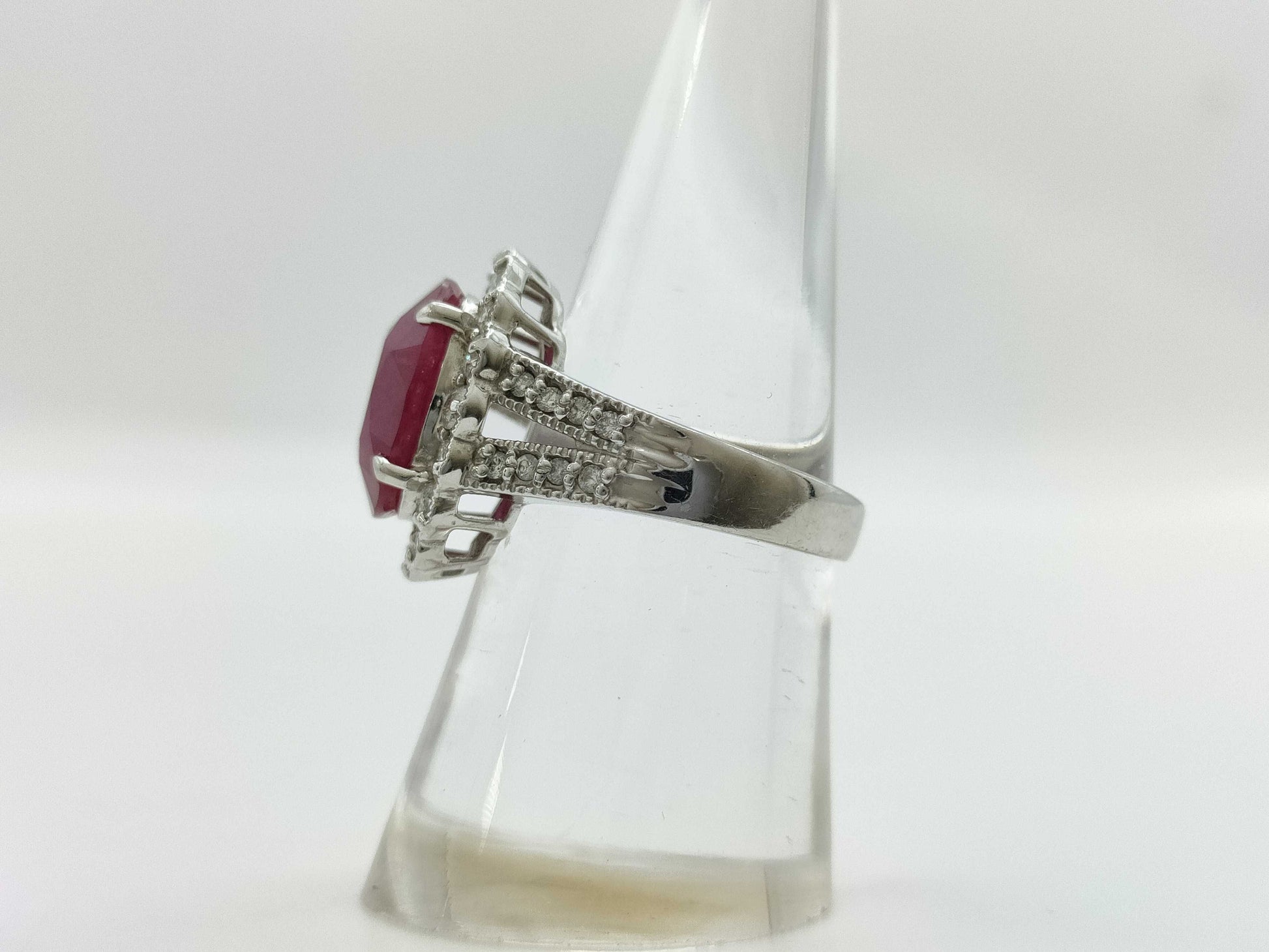 Moderate Ruby 6.602ct D0.90ct Pt900 10.0g Ring 