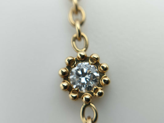 Dior Rose De Vin Shell Diamond Bracelet/Bangle in Yellow Gold and Au750, 4.8g 