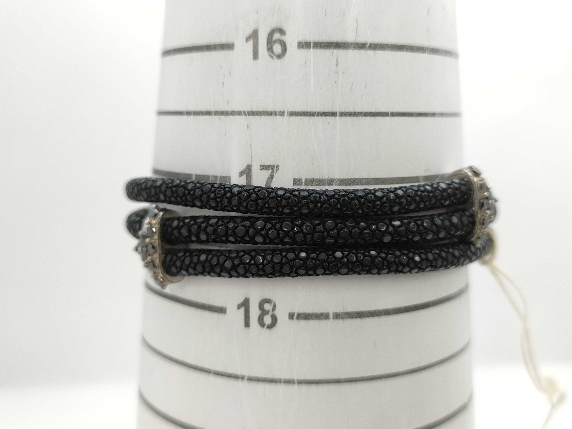 Sting HD SV/Leather Bracelet with Colored Stones 0.65 14.7g Bracelet/Bangle