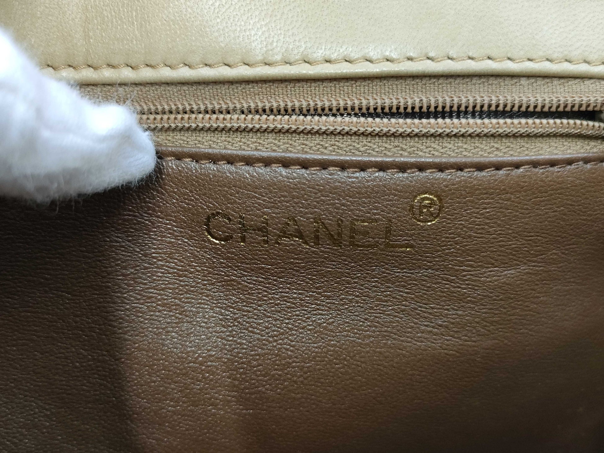 CHANEL Leather Shoulder Bag