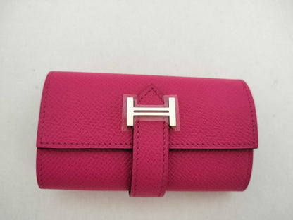 HERMES □Q engraved Bearn unused Bearn key case Veau apron Pink? Q key case key holder