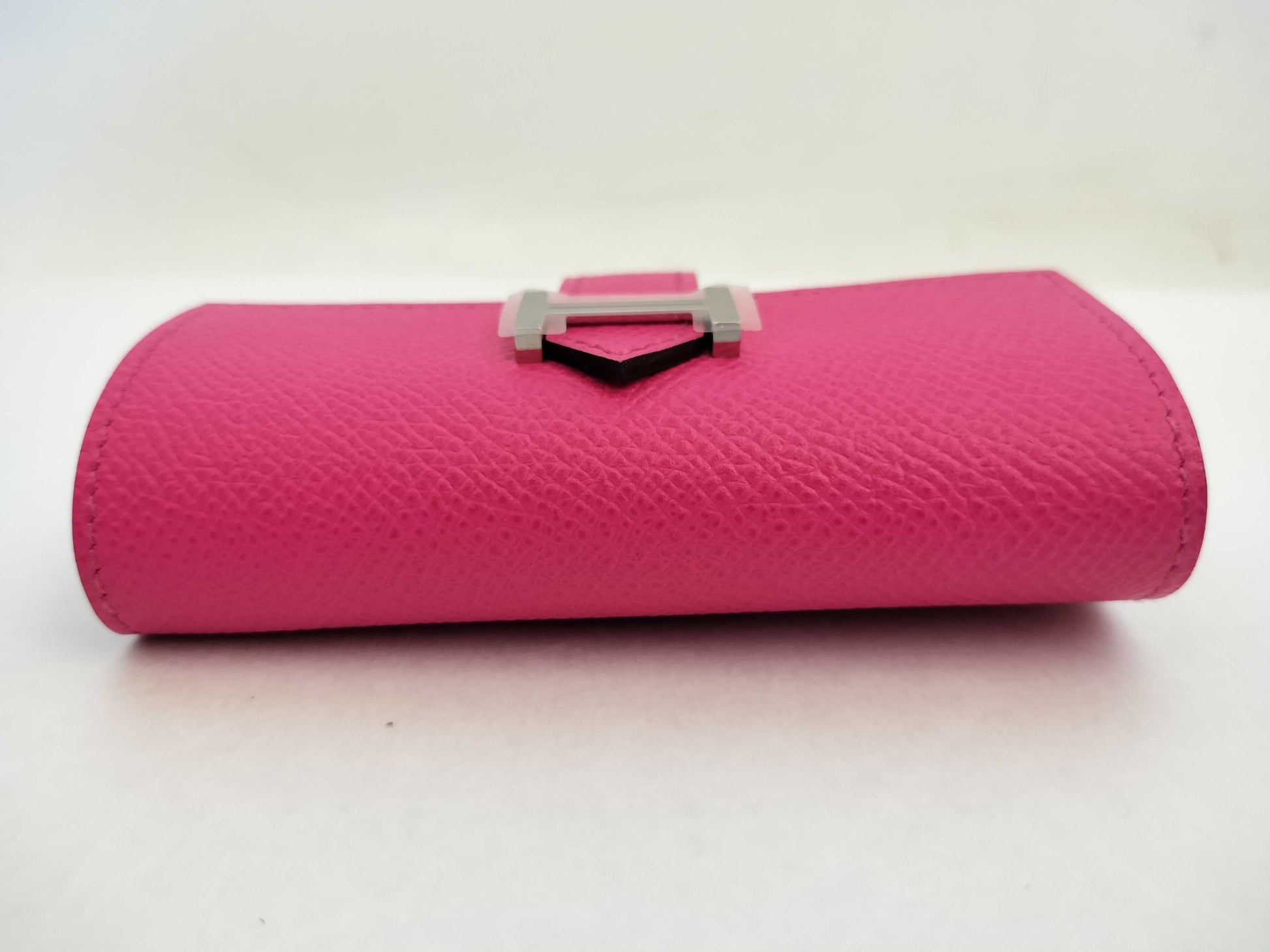 HERMES □Q engraved Bearn unused Bearn key case Veau apron Pink? Q key case key holder