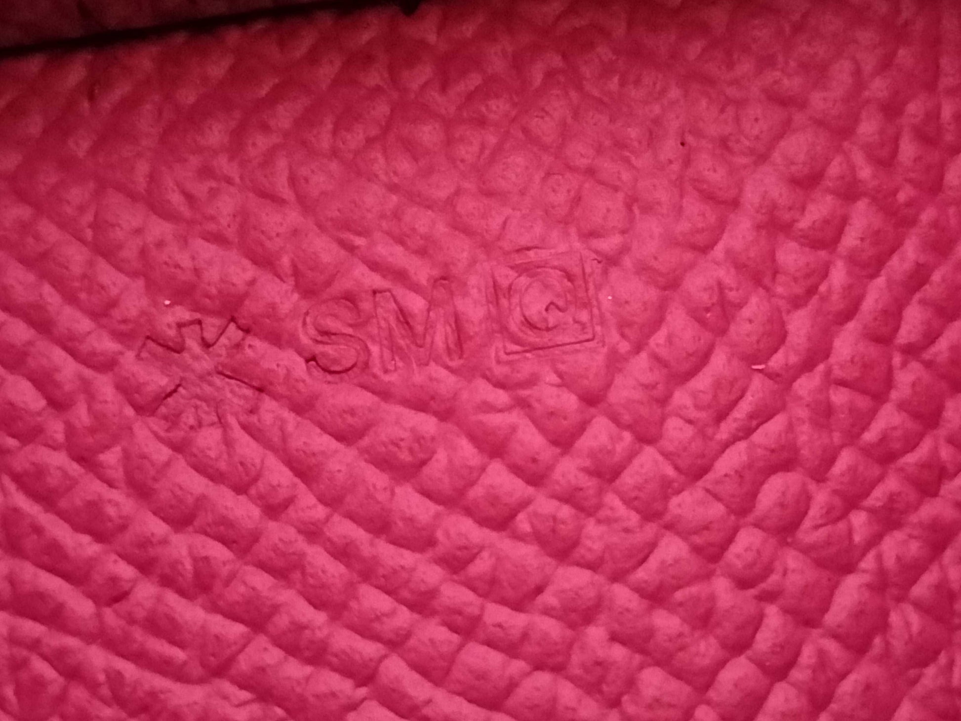 HERMES □Q engraved Bearn unused Bearn key case Veau apron Pink? Q key case key holder