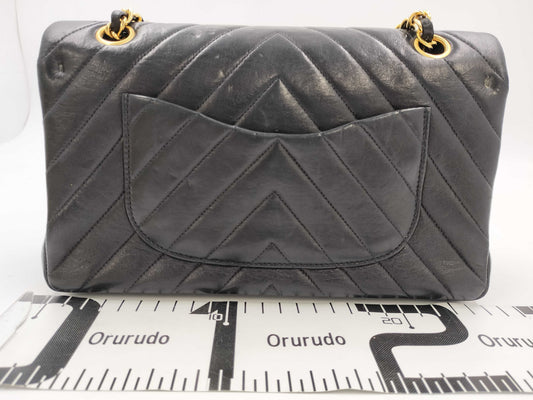 CHANEL Chevron Chain Shoulder Bag