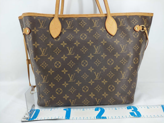 LOUIS VUITTON Monogram Neverfull MM Tote Bag with Pouch
