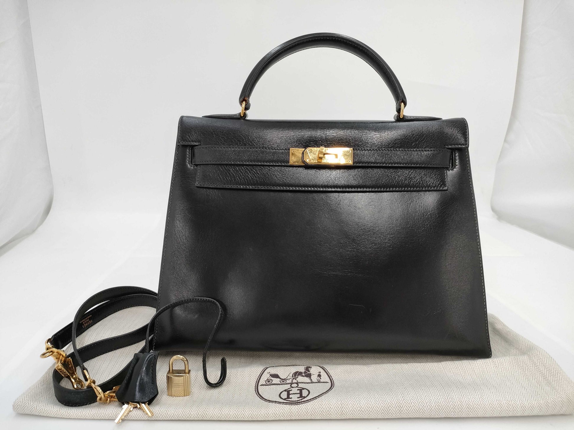HERMES Kelly 32〇T Black Handbag