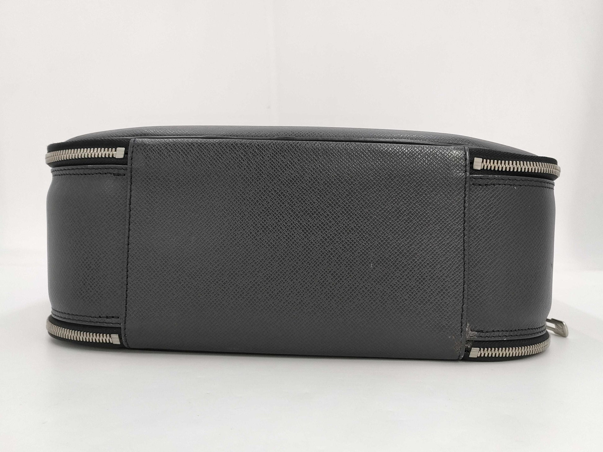 LOUIS VUITTON Taiga To Lovely Briefcase Bag