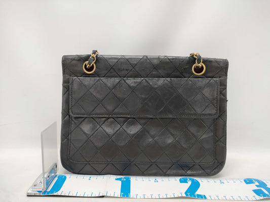 CHANEL Matelasse Lambskin Single Flap Single Chain Bag in Black with Gold Hardware, Shoulder Bag
