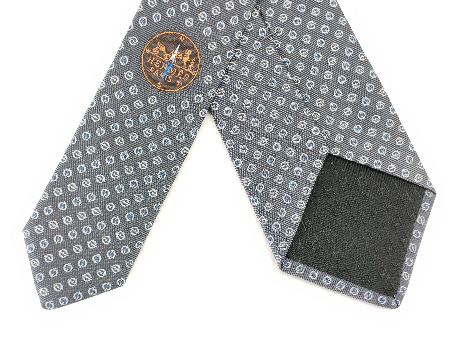 HERMES Larguez les Amarres tie. Accessories: box and other accessories.