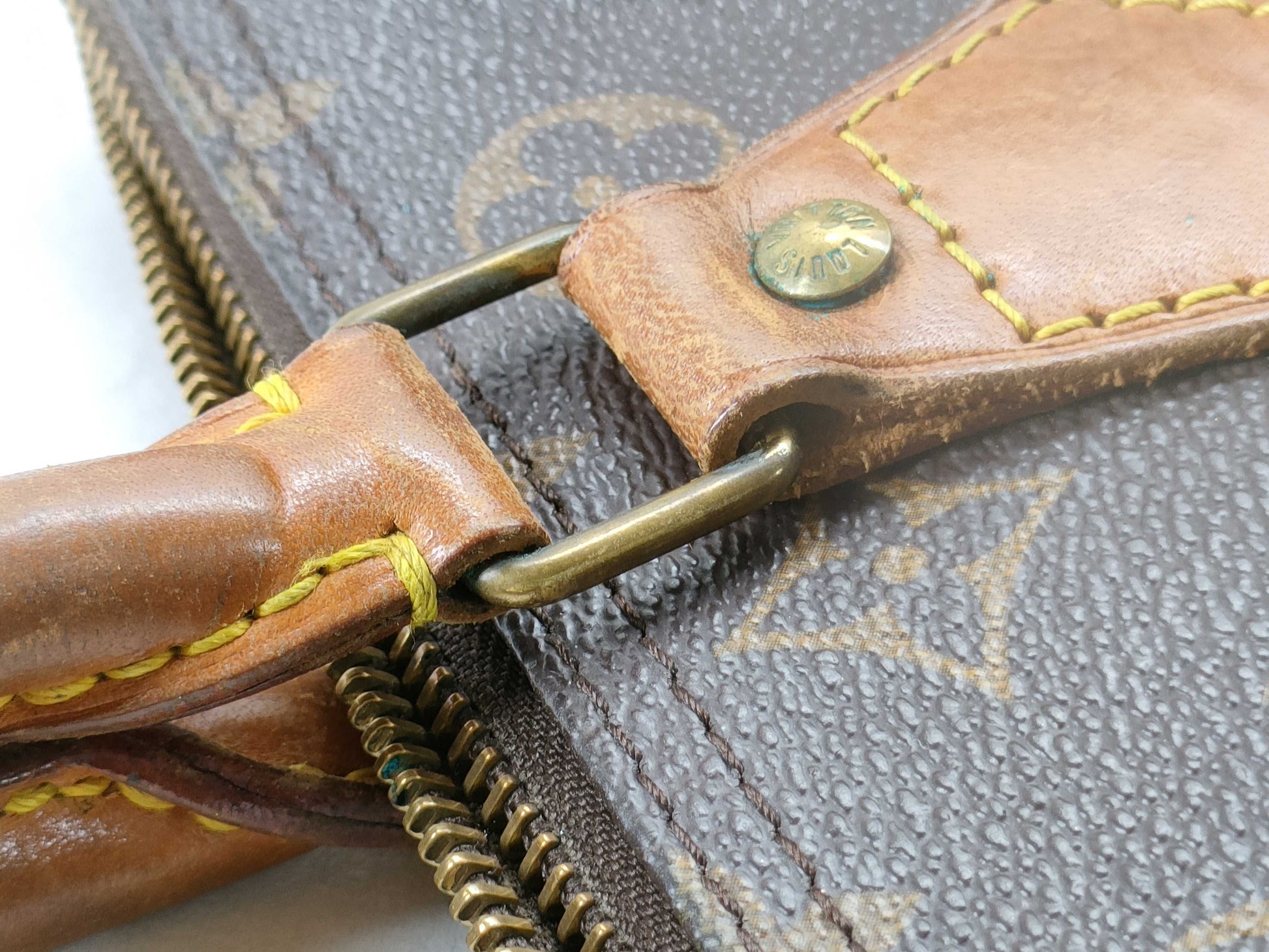 LOUIS VUITTON RFID verification failed. VI0961 Monogram Louis Vuitton Speedy 30 M41526. Accessories: Padlock Boston bag.
