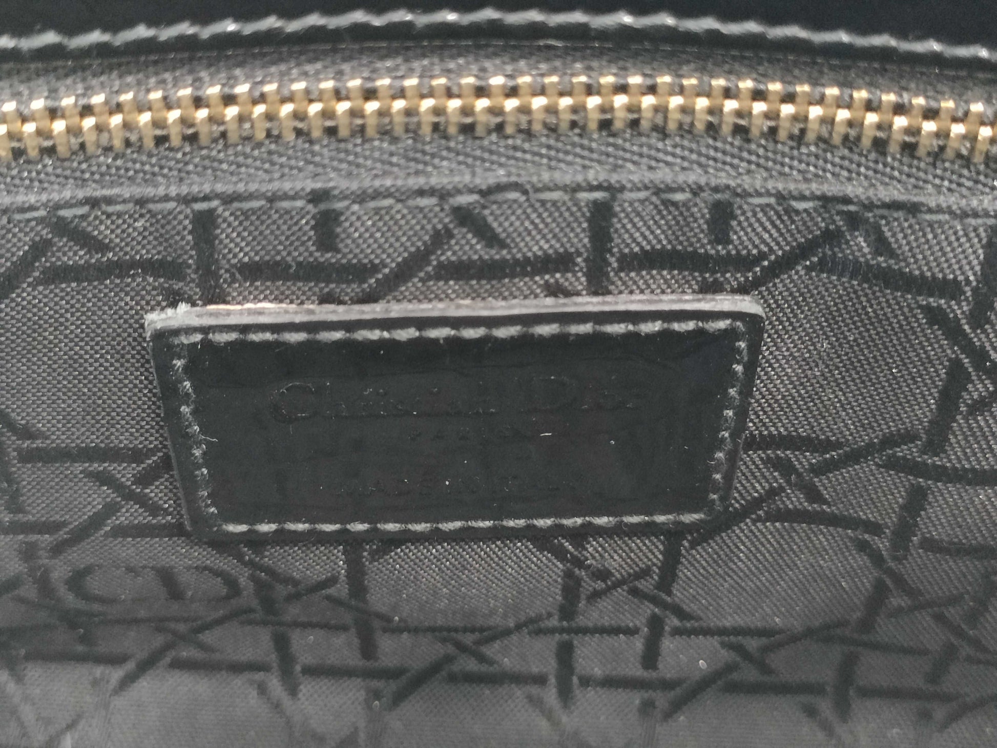 Dior Lady Dior Patent Leather Mini Cannage 2-Way Handbag in Black. Accessories: Box, Dust Bag, Shoulder Strap.