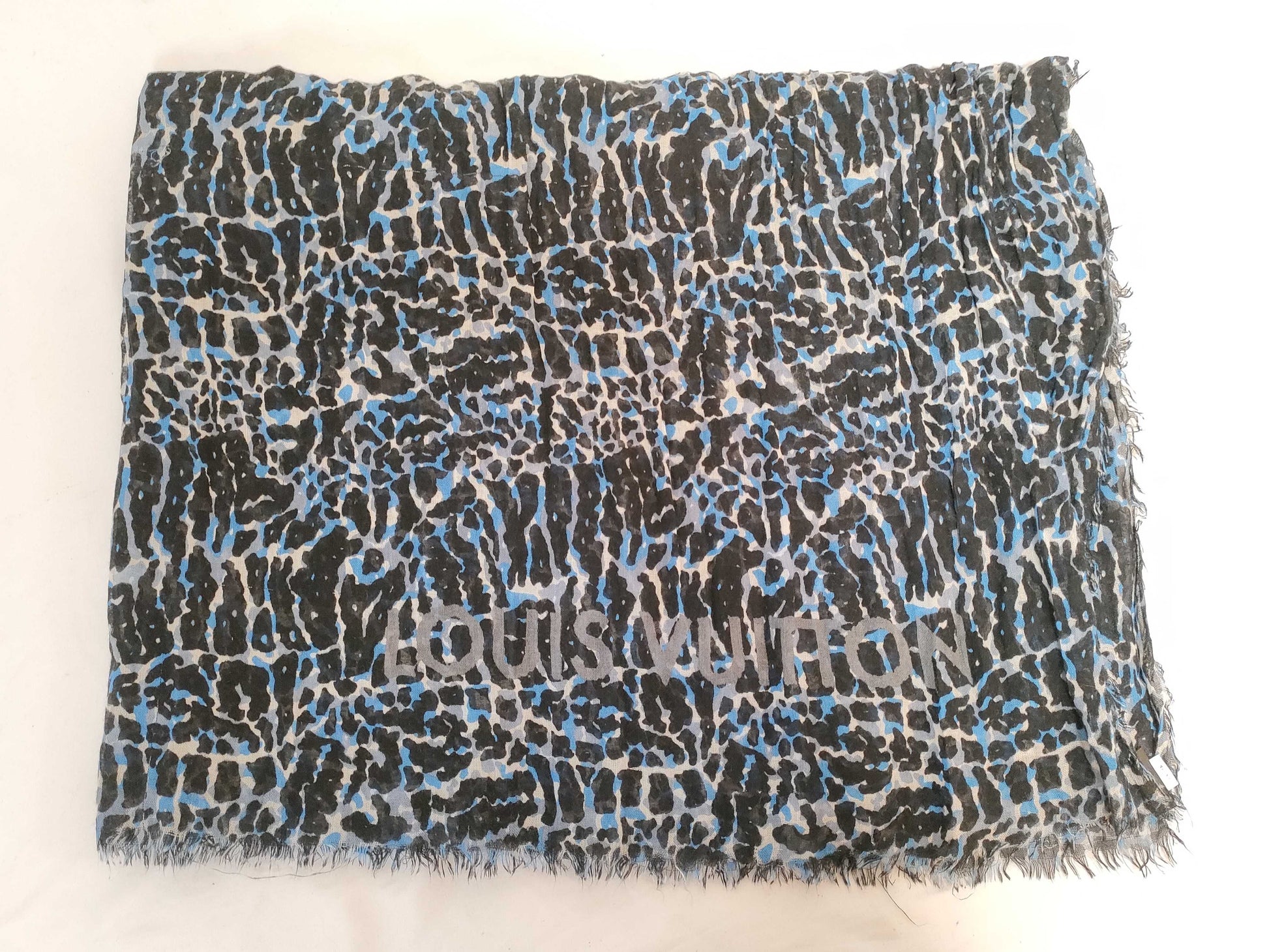 LOUIS VUITTON Etoile Leopard Print Cashmere and Silk Large Stole Other Apparel