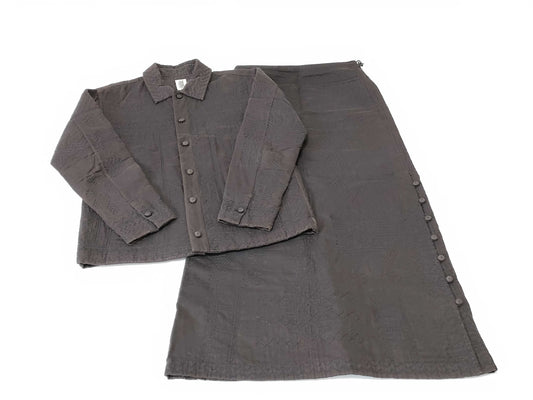 ISSEY MIYAKE haat jacket and long skirt.