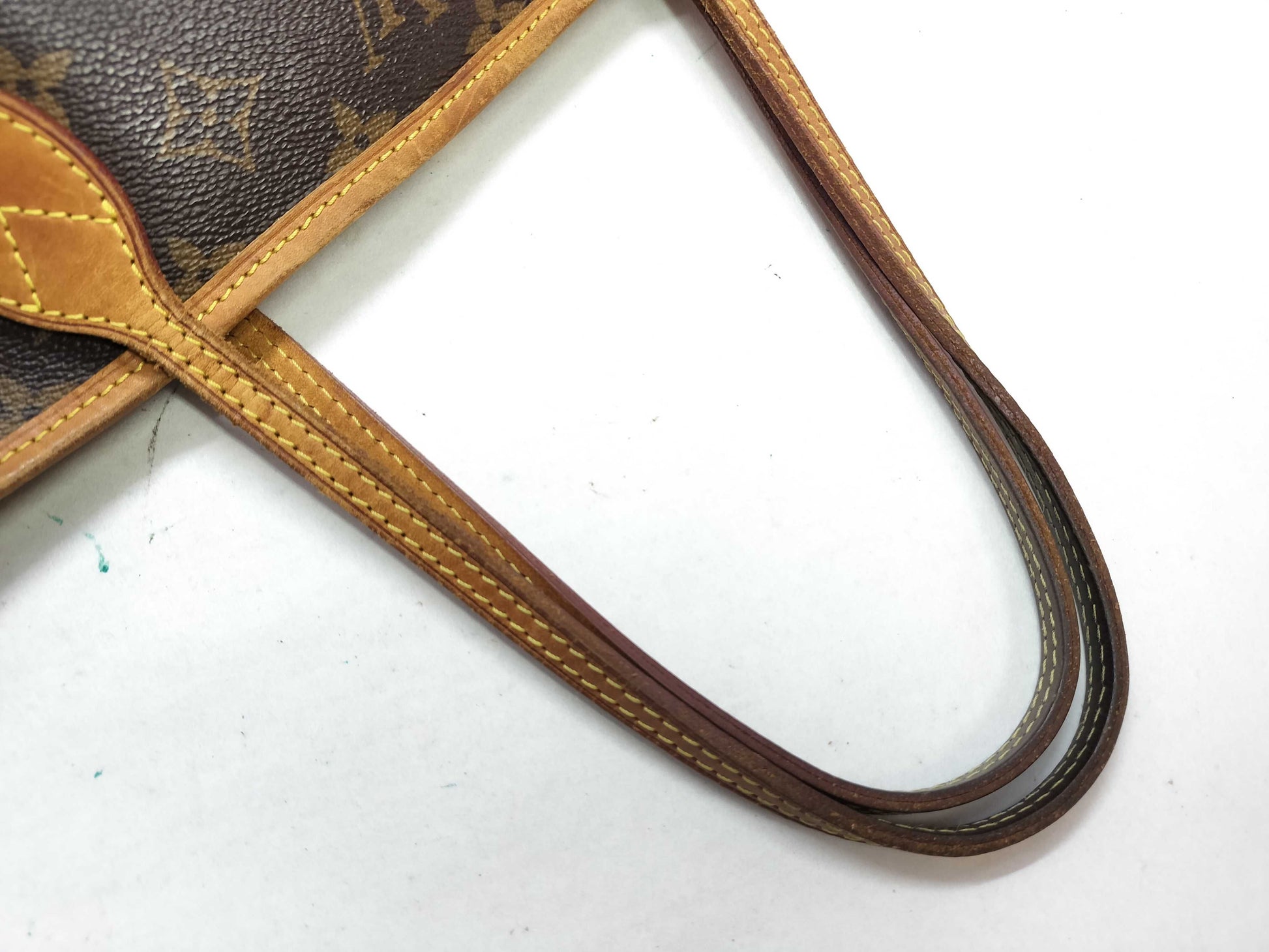 LOUIS VUITTON Monogram Louis Vuitton Monogram Neverfull PM Tote Bag