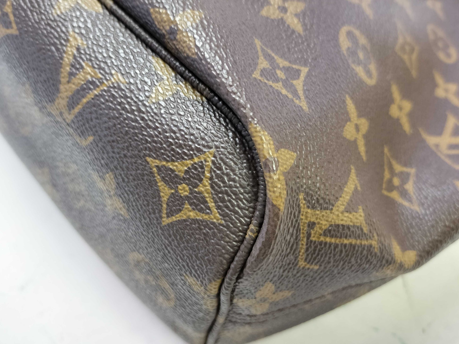 LOUIS VUITTON Monogram Louis Vuitton Monogram Neverfull PM Tote Bag
