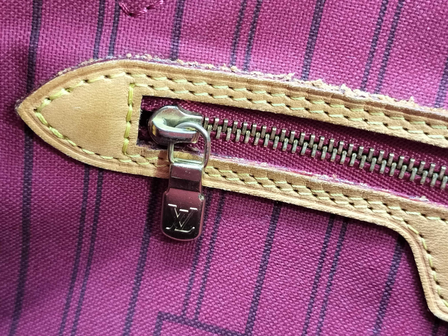 LOUIS VUITTON Monogram Louis Vuitton Monogram Neverfull PM Tote Bag