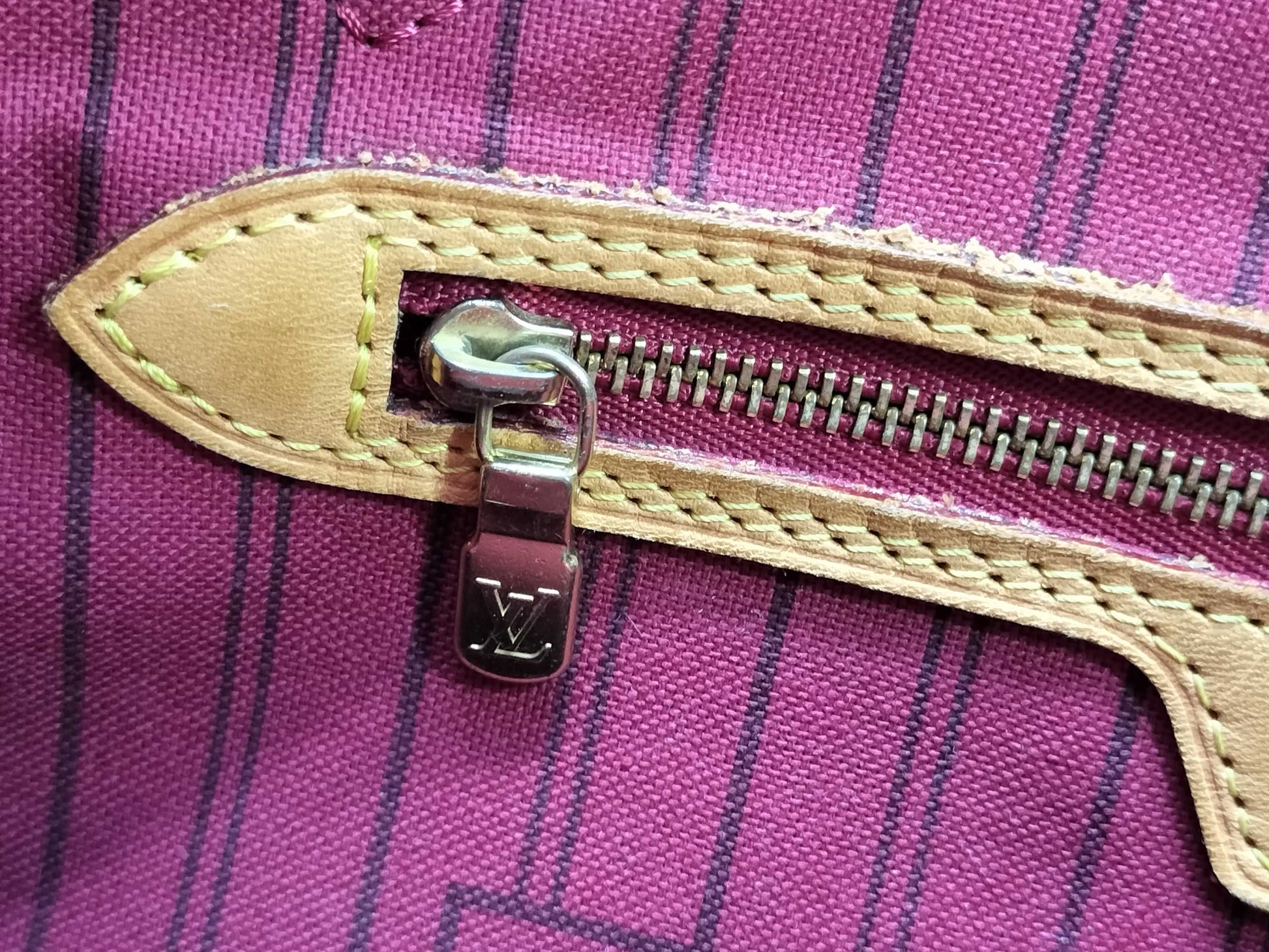 LOUIS VUITTON Monogram Louis Vuitton Monogram Neverfull PM Tote Bag