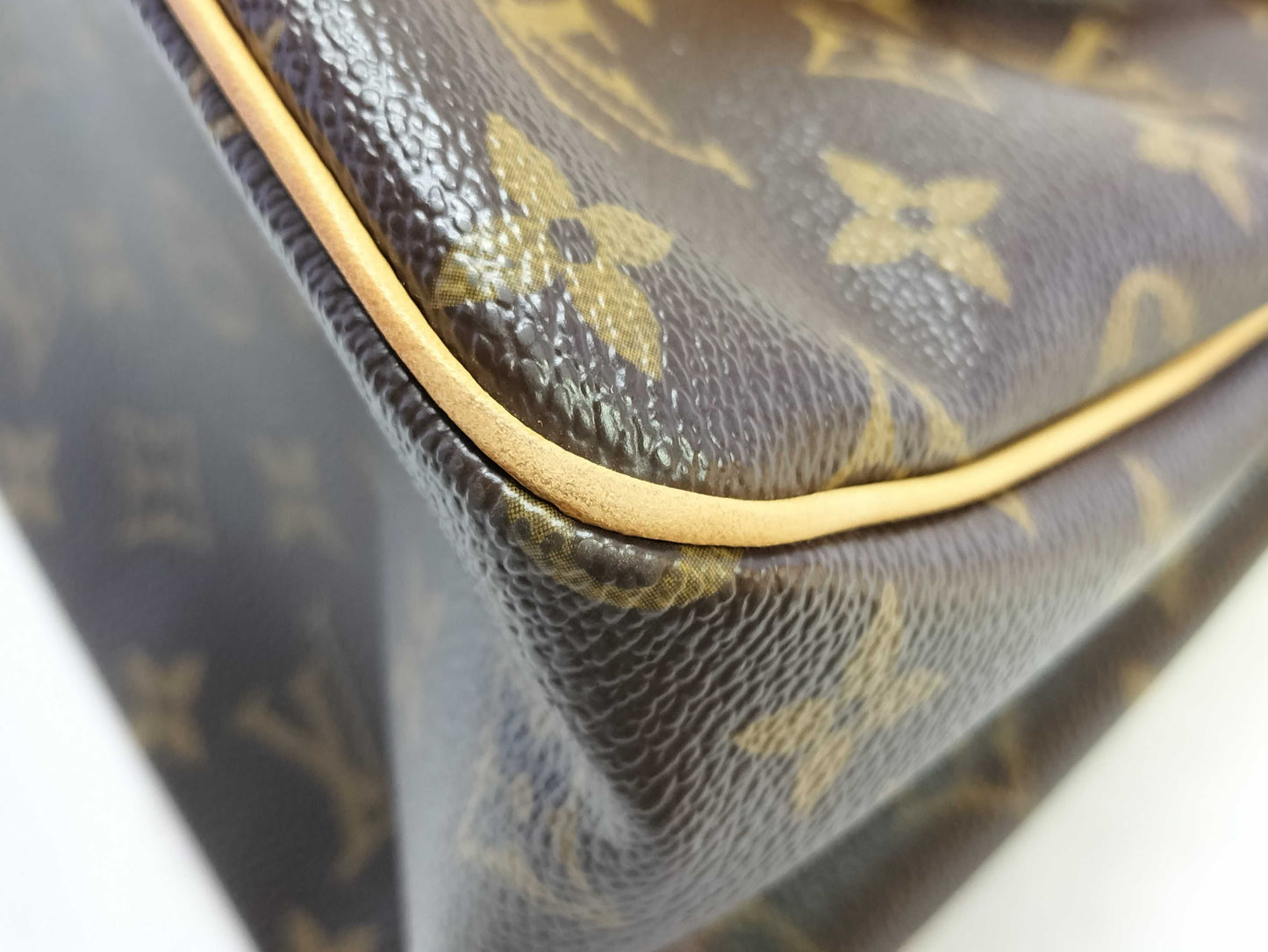 LOUIS VUITTON Monogram Batignolles Tote Bag