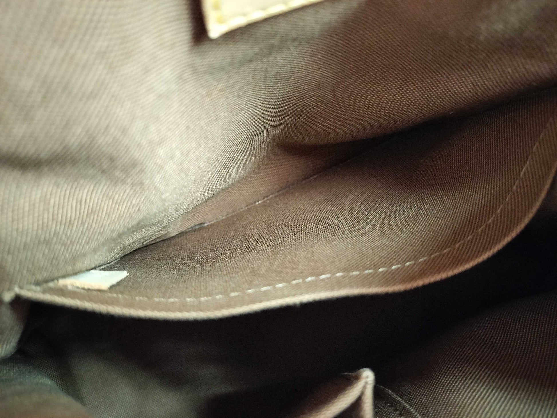 LOUIS VUITTON Monogram Batignolles Tote Bag