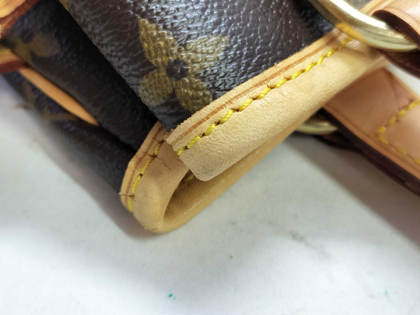 LOUIS VUITTON Monogram Batignolles Tote Bag