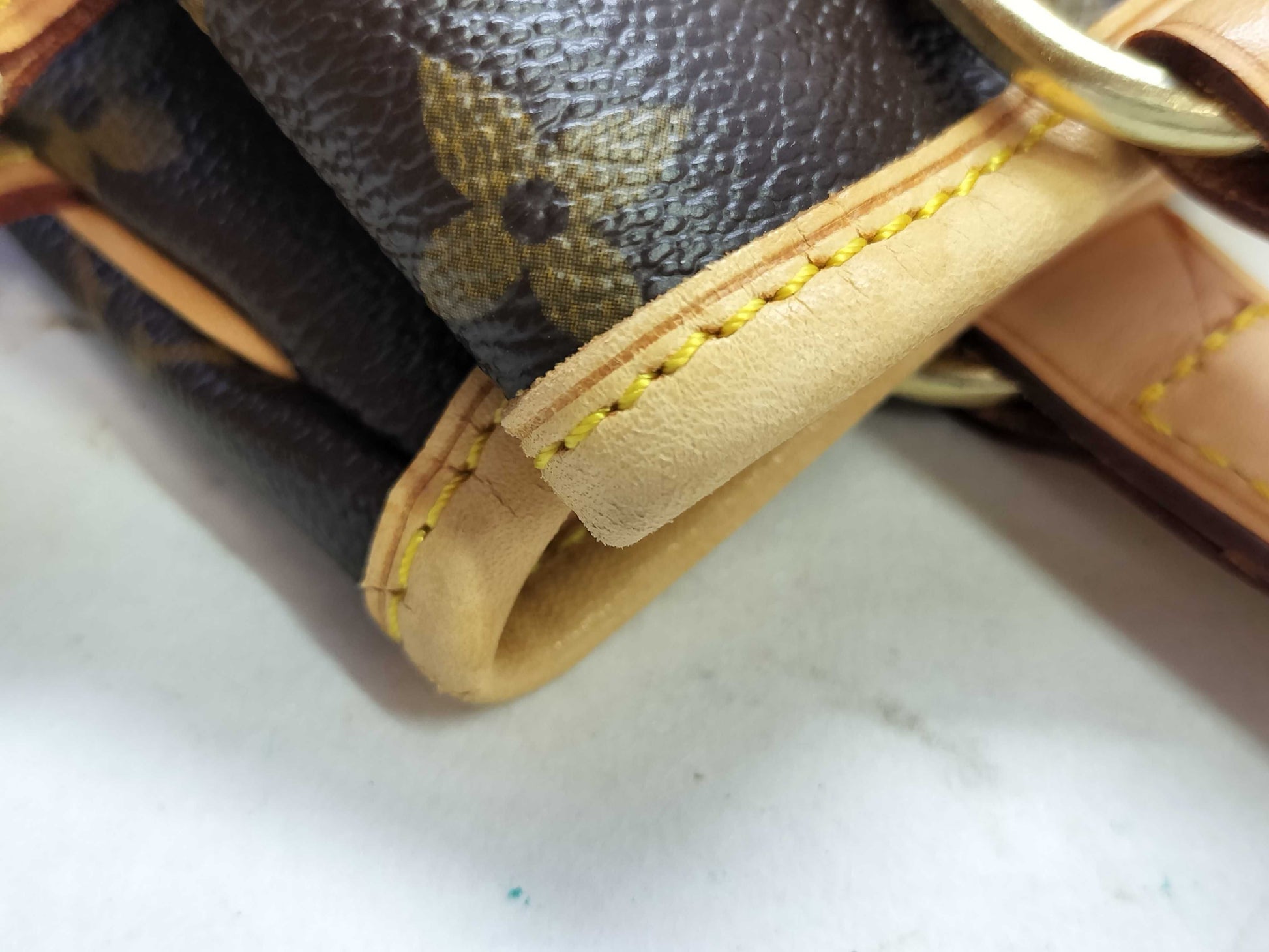 LOUIS VUITTON Monogram Batignolles Tote Bag