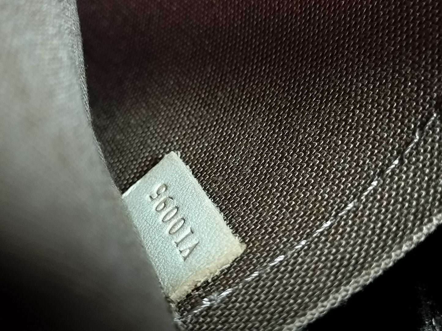 LOUIS VUITTON Monogram Batignolles Tote Bag