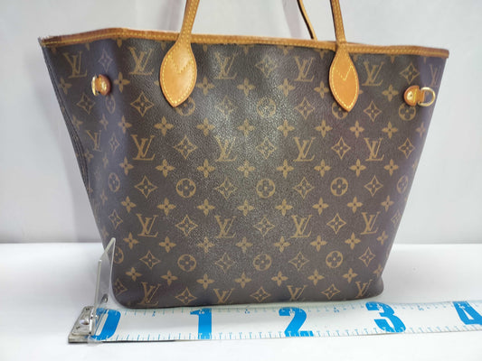 LOUIS VUITTON Monogram Neverfull Tote Bag