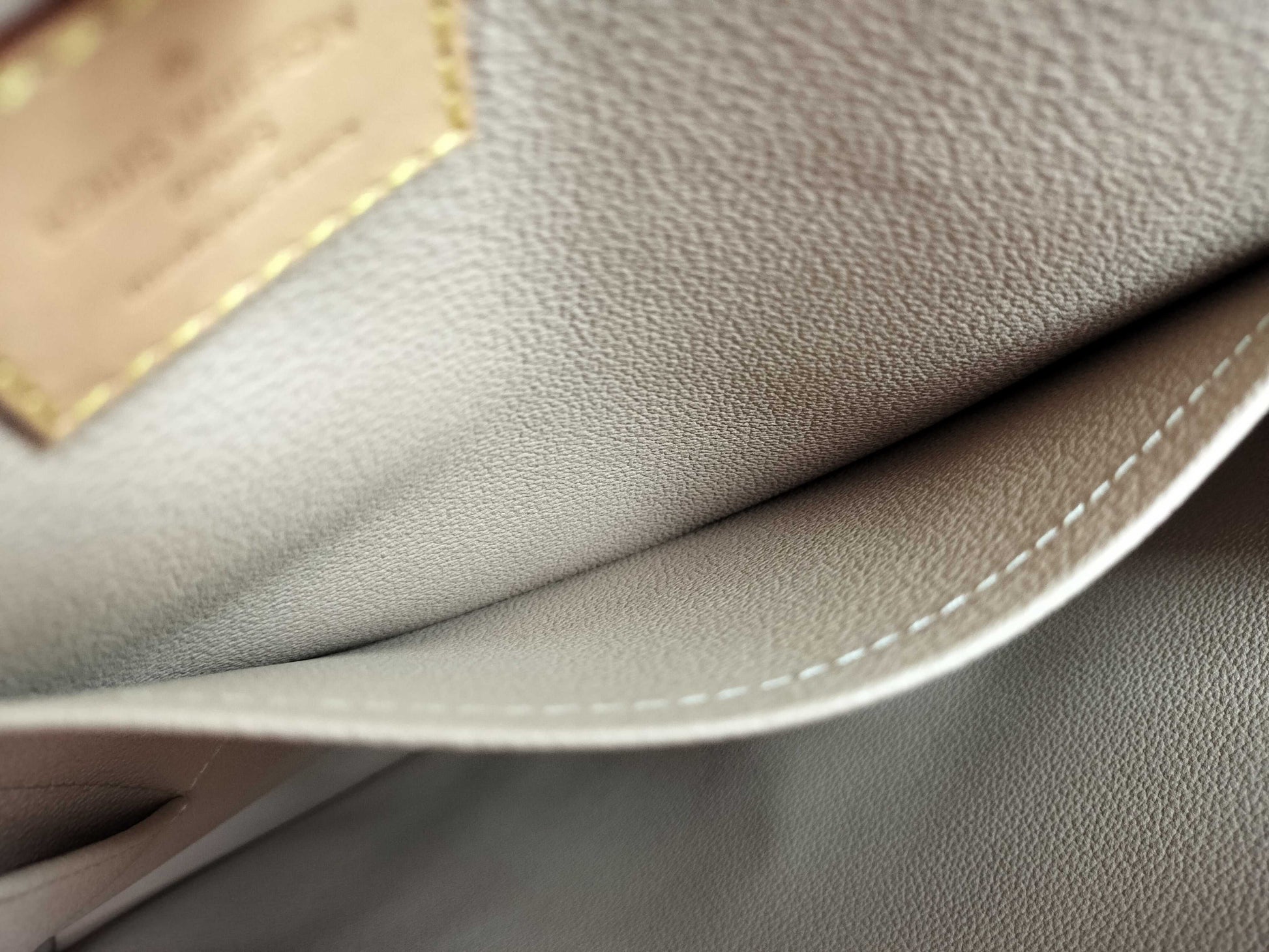 LOUIS VUITTON Monogram Louis Vuitton Monogram Sac Plat Tote Bag