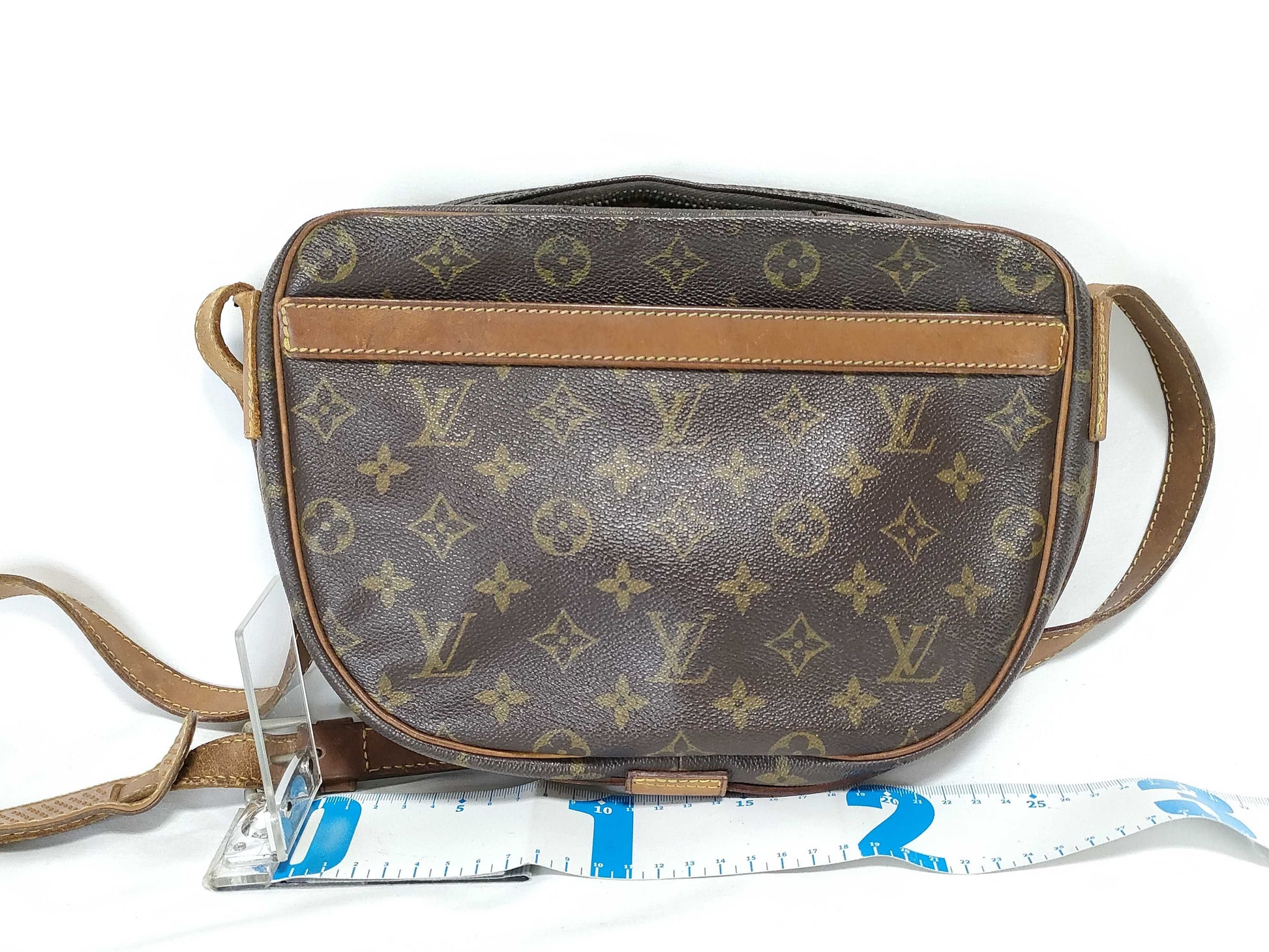 LOUIS VUITTON RFID verification impossible. Serial number verification impossible. Louis Vuitton Monogram Jeune Fille Shoulder Bag.