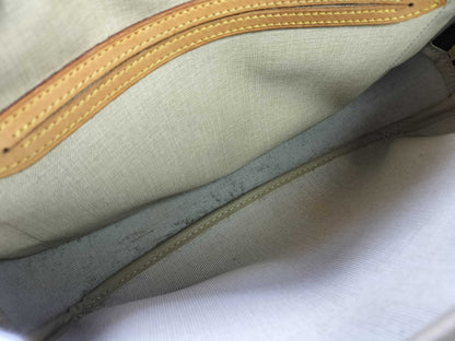 LOUIS VUITTON Monogram Reporter Shoulder Bag
