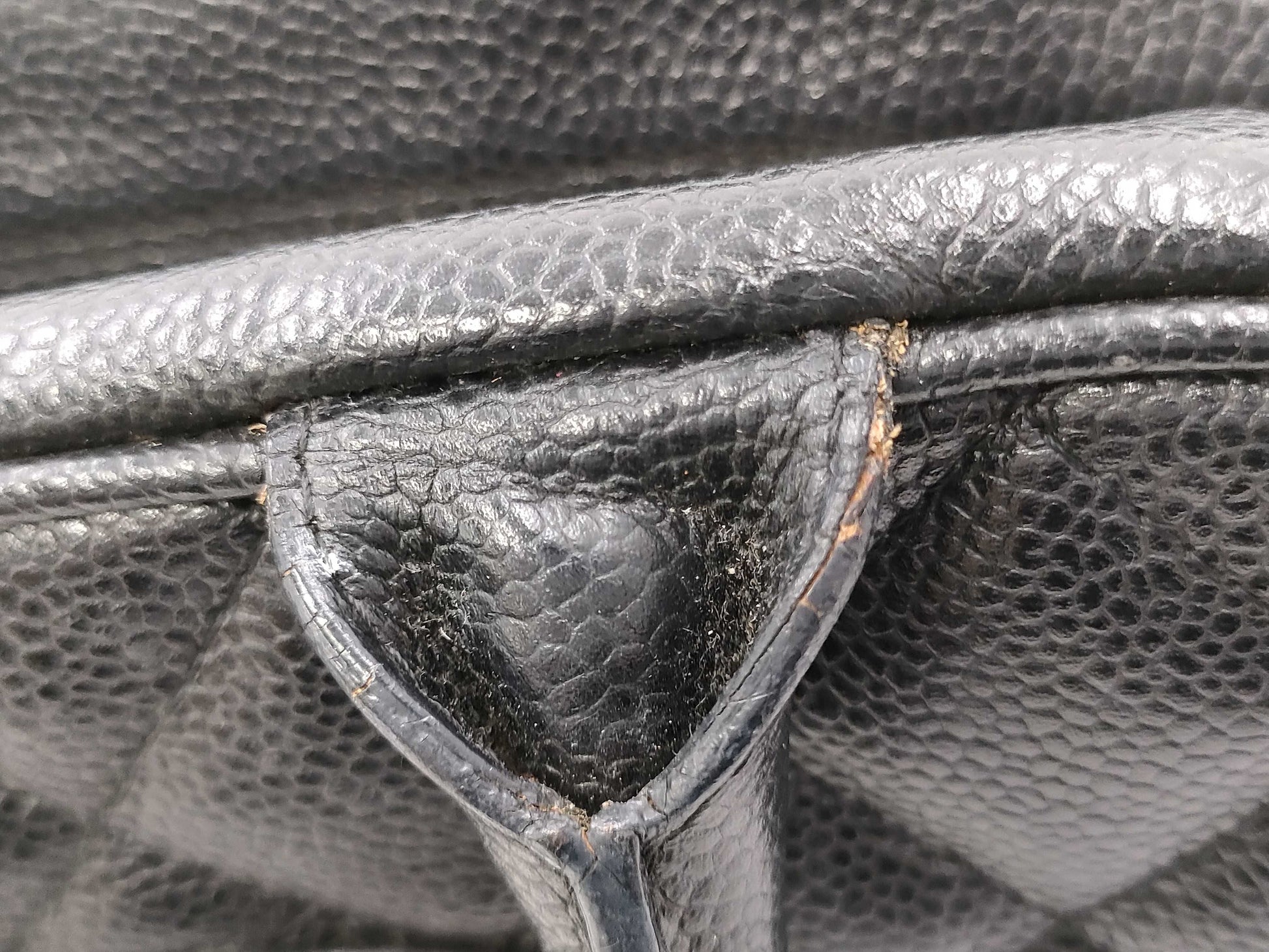 CHANEL CHANEL Matelasse Handbag A20996 Black Caviar Skin Handbag