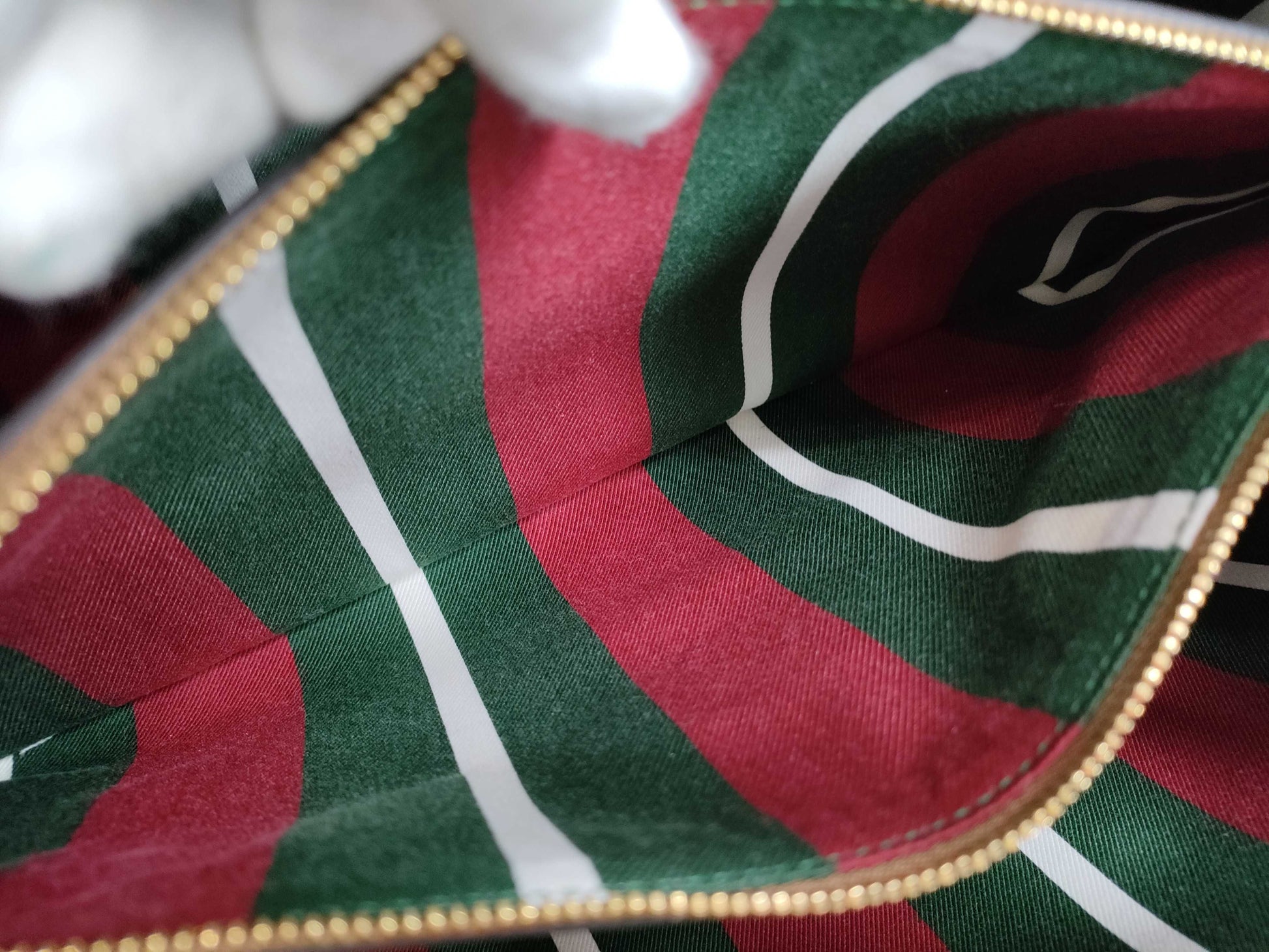GUCCI GG Supreme Large Tote Bag with GG Emblem, 815213