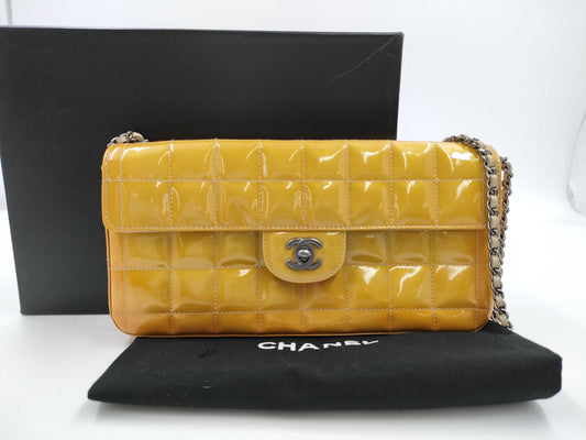 CHANEL CHANEL Chocobar Shoulder Bag A15316 Patent Leather Beige No. 6 Bag
