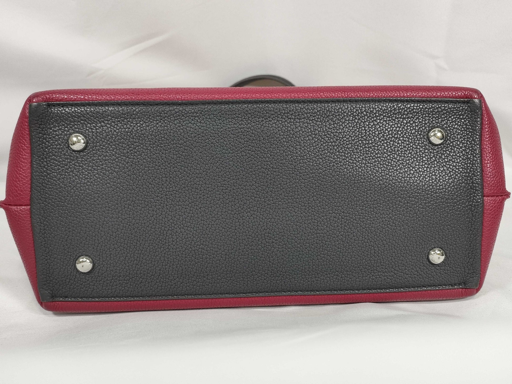 LOUIS VUITTON Lockme Ever Handbag