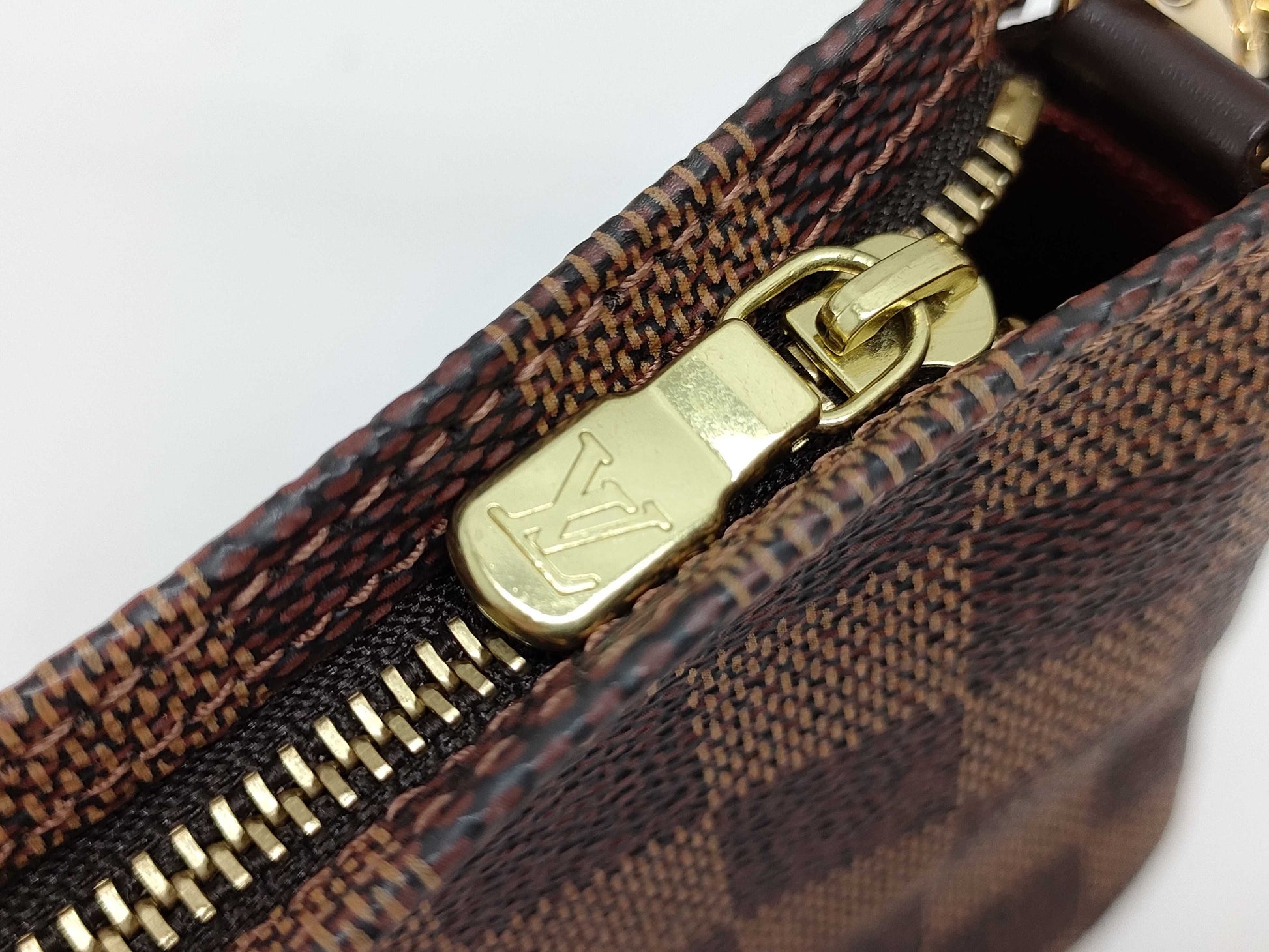 LOUIS VUITTON Damier Louis Vuitton Accessoires Damier Handbag