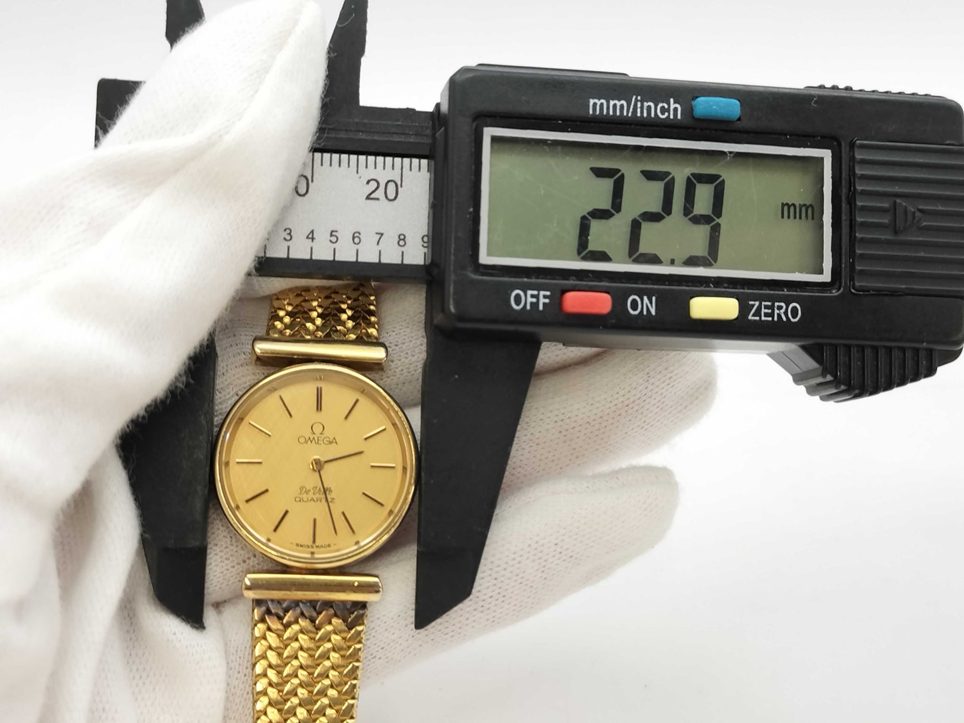 OMEGA 1353 Quartz Women's Watch