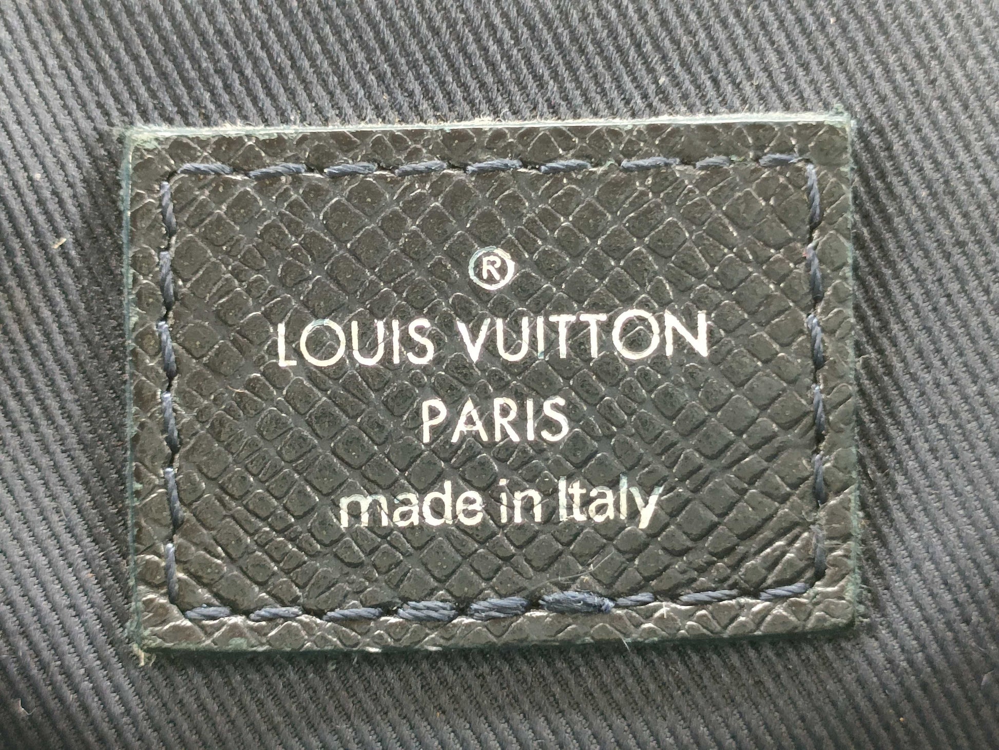 LOUIS VUITTON RFID Unverified PL3167 LV Taiga Roman PM Shoulder Bag