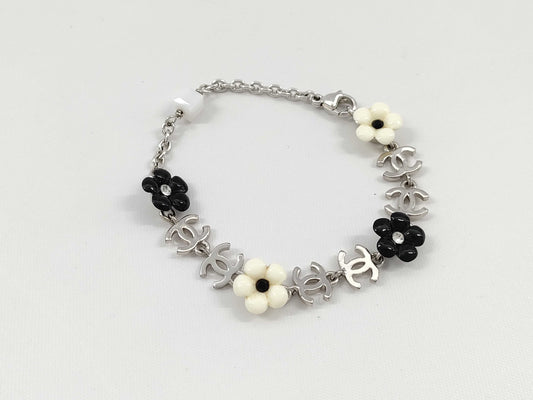 CHANEL Coco Mark Silver Camellia Bracelet/Bangle