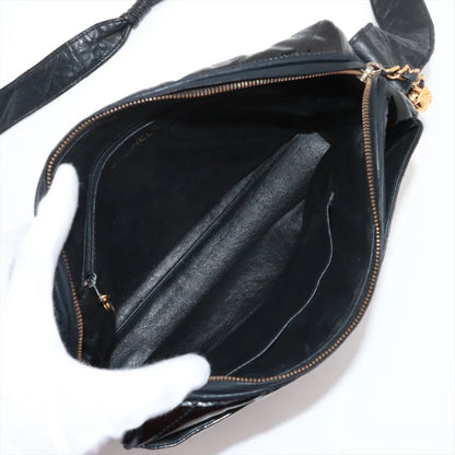 CHANEL bias stitch patent leather shoulder bag