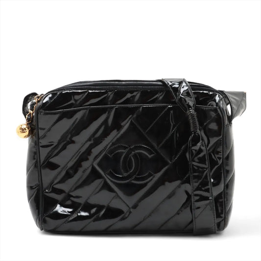 CHANEL bias stitch patent leather shoulder bag
