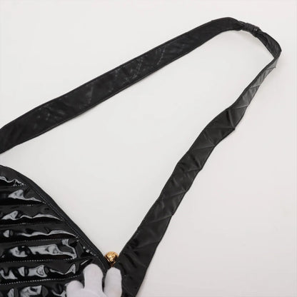 CHANEL bias stitch patent leather shoulder bag