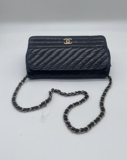CHANEL Chain Shoulder Bag