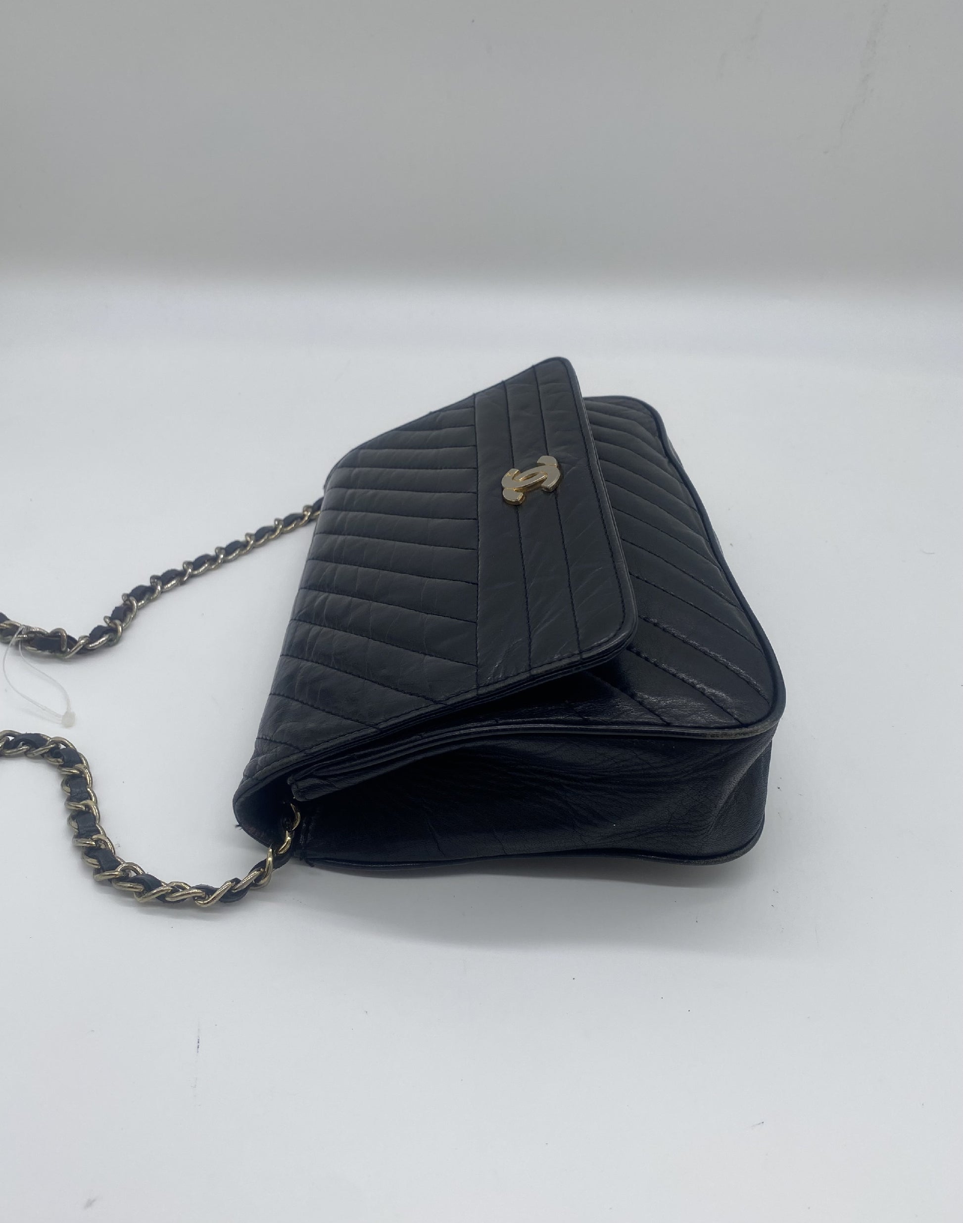 CHANEL Chain Shoulder Bag