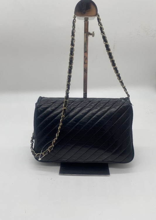 CHANEL Chain Shoulder Bag